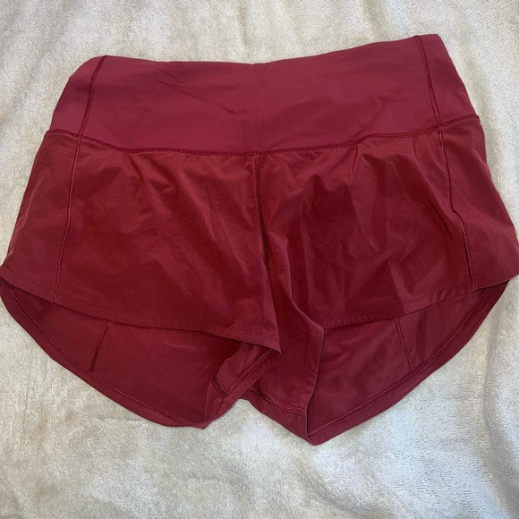 Lululemon high rise 2.5 inch speed up shorts mulled wine size 8 - Picture 2 of 4